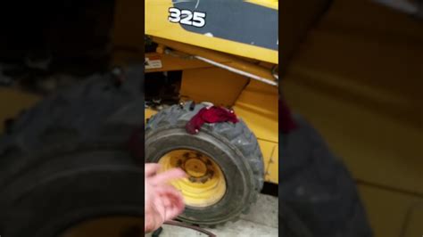 675b drain plug location 1989 skid steer|Service Hydraulics .